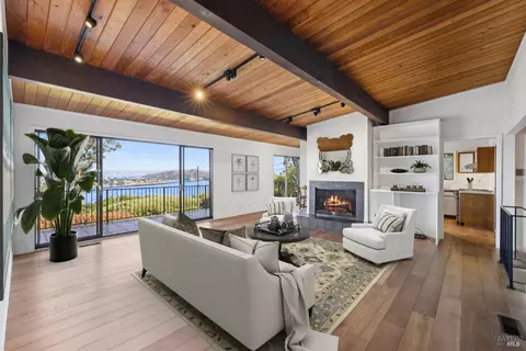 40 Vista Clara Rd, Sausalito, CA 94965