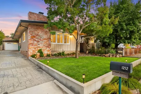 1212 East Ave, Napa, CA 94559