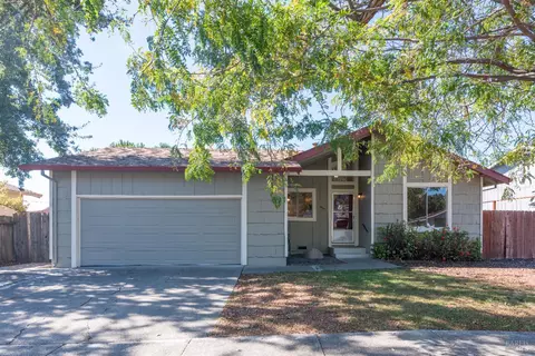 3593 Banyan St, Santa Rosa, CA 95403