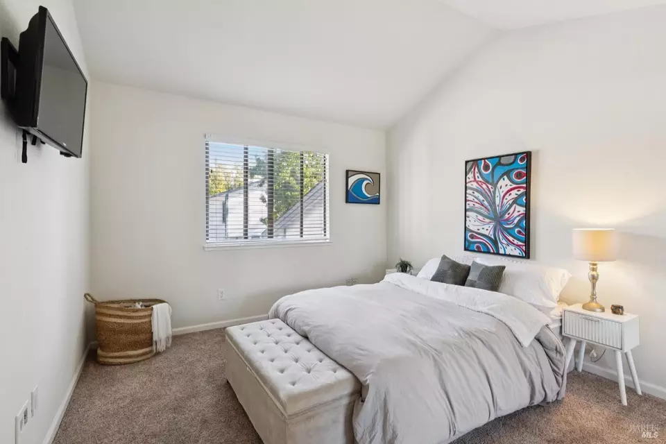Bedroom - 1302 Marylyn Cir, Petaluma, CA 94954 photo 3 of 4