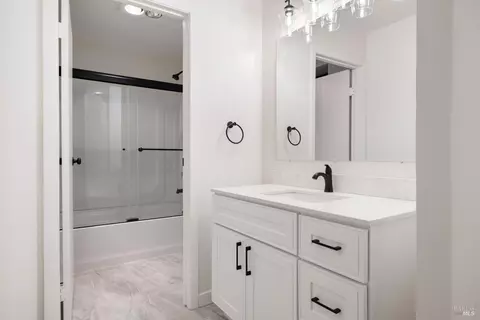 Bath - 377 Maple Ave, Cotati, CA 94931 photo 3 of 3