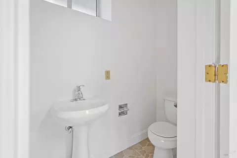 Bath - 1015 Regio Ct, Lafayette, CA 94549 photo 3 of 3