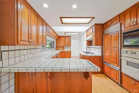 Kitchen - 1015 Regio Ct, Lafayette, CA 94549 photo 5 of 7