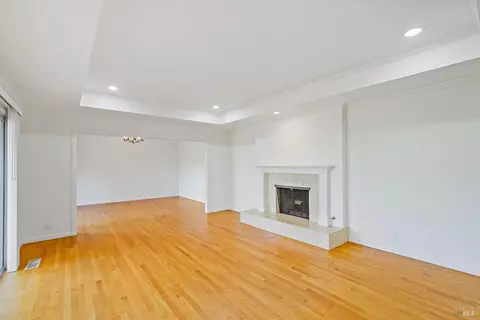 Living - 1015 Regio Ct, Lafayette, CA 94549 photo 3 of 11