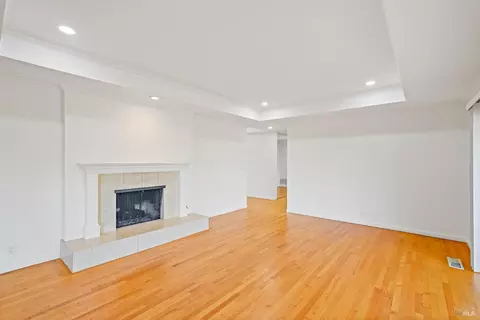 Living - 1015 Regio Ct, Lafayette, CA 94549 photo 5 of 11