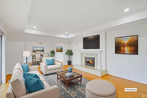 Living - 1015 Regio Ct, Lafayette, CA 94549 photo 4 of 11