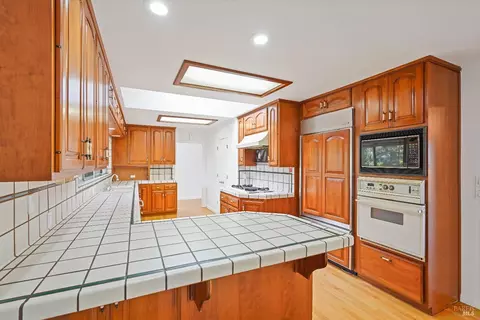 Kitchen - 1015 Regio Ct, Lafayette, CA 94549 photo 6 of 7