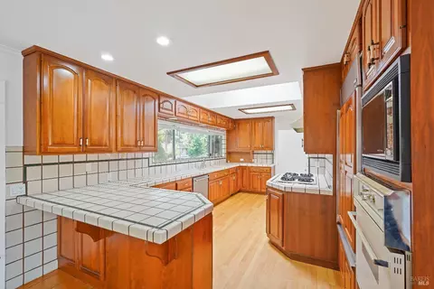 Kitchen - 1015 Regio Ct, Lafayette, CA 94549 photo 4 of 7