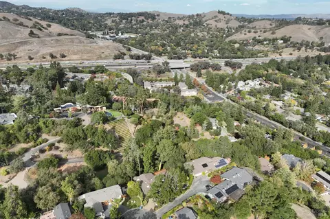 View/Area - 1015 Regio Ct, Lafayette, CA 94549 photo 11 of 13