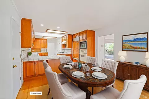 Dining - 1015 Regio Ct, Lafayette, CA 94549 photo 6 of 9