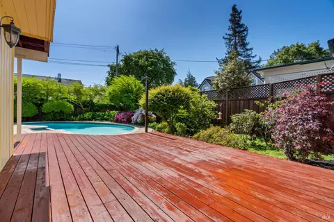 Exterior - 811 D St, Petaluma, CA 94952 photo 5 of 8