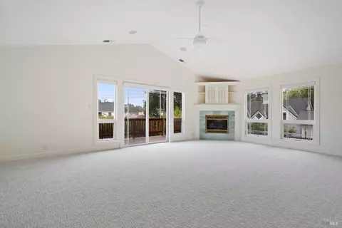 Living - 811 D St, Petaluma, CA 94952 photo 4 of 4