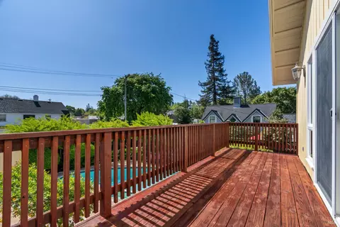 Exterior - 811 D St, Petaluma, CA 94952 photo 4 of 8