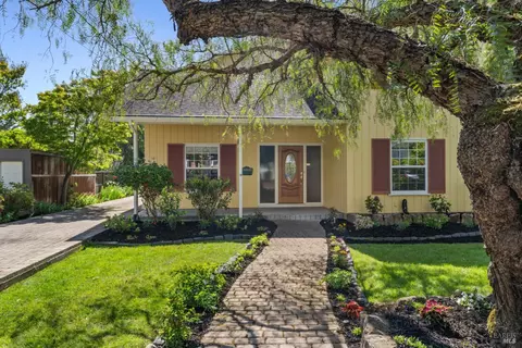 Exterior - 811 D St, Petaluma, CA 94952 photo 3 of 8