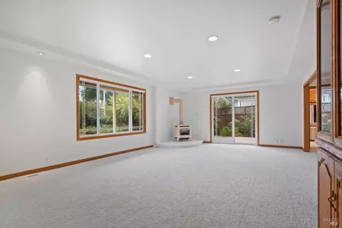 Living - 811 D St, Petaluma, CA 94952 photo 3 of 4