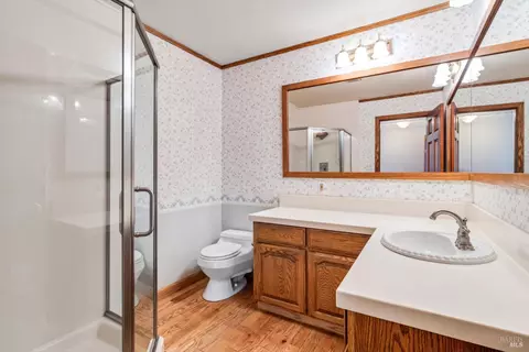 Bath - 811 D St, Petaluma, CA 94952 photo 1 of 3