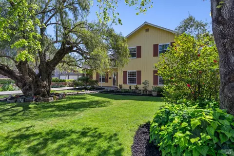 811 D St, Petaluma, CA 94952
