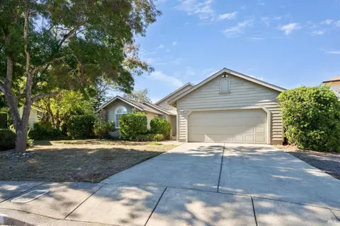 212 Aguirre Ct, Cotati, CA 94931