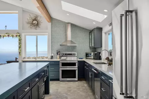 44801 Fish Rock Rd, Gualala, CA 95445