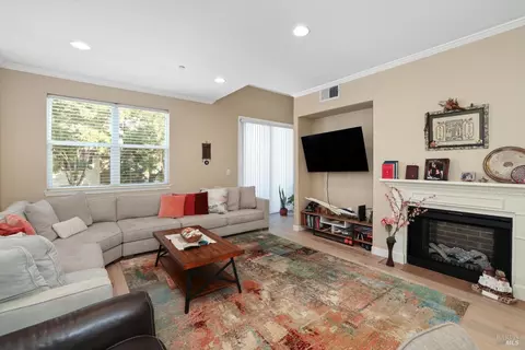 Living - 111 Firefly Ln, Napa, CA 94558 photo 2 of 4