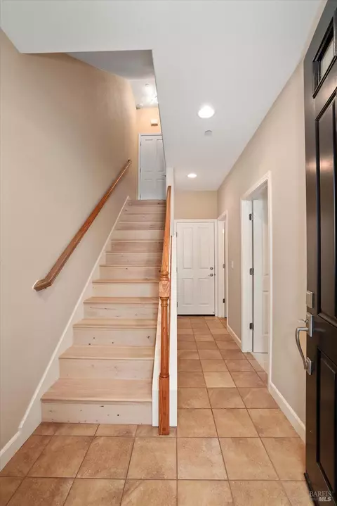 Entry Way - 111 Firefly Ln, Napa, CA 94558 photo 3 of 4