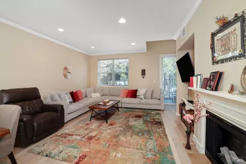 Living - 111 Firefly Ln, Napa, CA 94558 photo 1 of 4