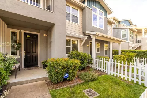 111 Firefly Ln, Napa, CA 94558