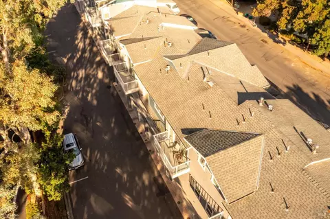 View/Area - 111 Firefly Ln, Napa, CA 94558 photo 2 of 15