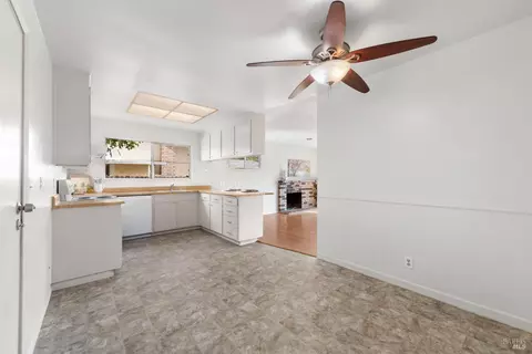 Kitchen - 190 Fairview Dr, Vacaville, CA 95687 photo 6 of 6