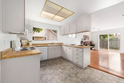 190 Fairview Dr, Vacaville, CA 95687