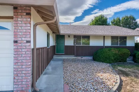 Exterior - 190 Fairview Dr, Vacaville, CA 95687 photo 3 of 12