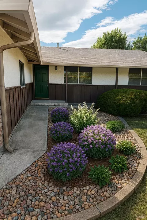 Exterior - 190 Fairview Dr, Vacaville, CA 95687 photo 5 of 12