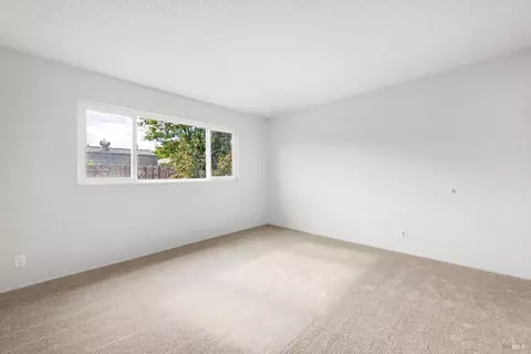 Bedroom - 190 Fairview Dr, Vacaville, CA 95687 photo 8 of 9