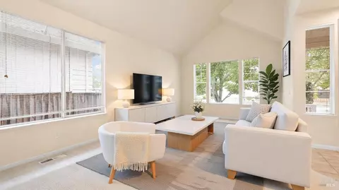 305 Hansbery Way, Santa Rosa, CA 95409
