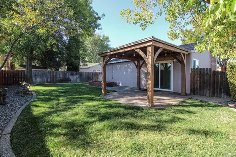 Exterior - 357 Colonial Cir, Vacaville, CA 95687 photo 3 of 9
