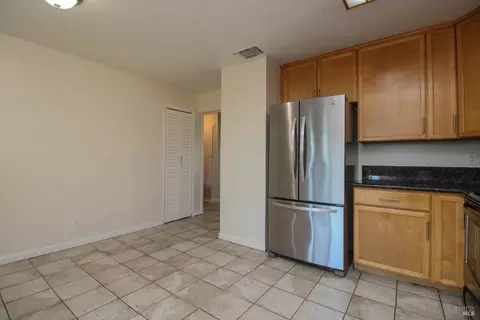 Kitchen - 357 Colonial Cir, Vacaville, CA 95687 photo 4 of 4
