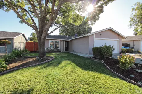 Exterior - 357 Colonial Cir, Vacaville, CA 95687 photo 9 of 9