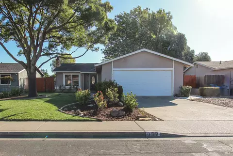 357 Colonial Cir, Vacaville, CA 95687
