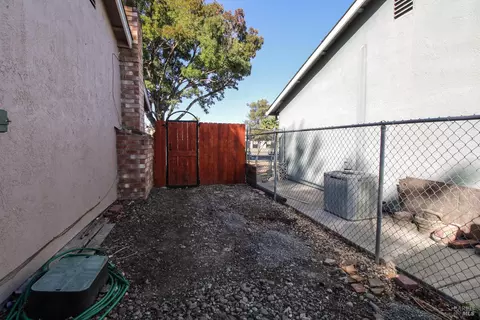 Exterior - 357 Colonial Cir, Vacaville, CA 95687 photo 8 of 9