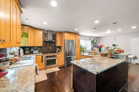 Kitchen - 506 Midway Ct, Martinez, CA 94553 photo 2 of 6