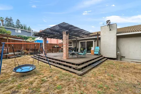 Exterior - 506 Midway Ct, Martinez, CA 94553 photo 7 of 11