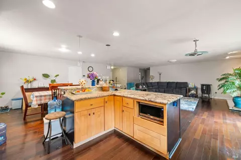 Kitchen - 506 Midway Ct, Martinez, CA 94553 photo 5 of 6