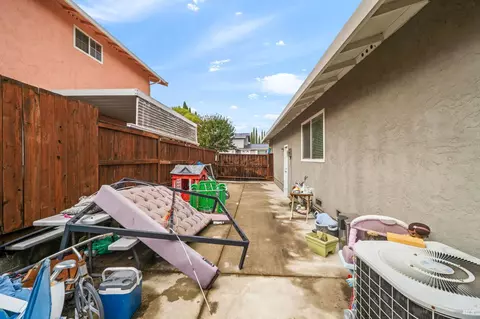 Exterior - 506 Midway Ct, Martinez, CA 94553 photo 11 of 11