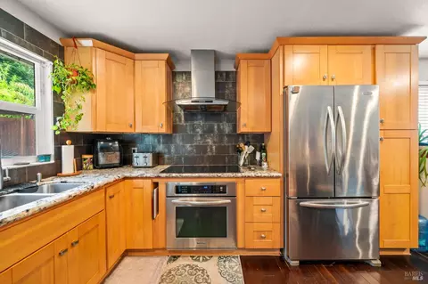 Kitchen - 506 Midway Ct, Martinez, CA 94553 photo 4 of 6