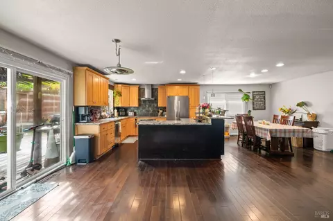 Kitchen - 506 Midway Ct, Martinez, CA 94553 photo 6 of 6