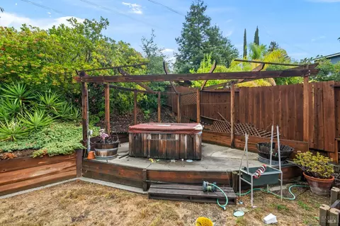 Exterior - 506 Midway Ct, Martinez, CA 94553 photo 9 of 11