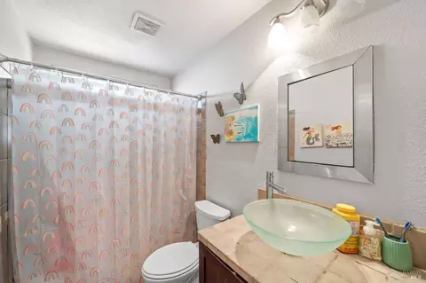 Bath - 506 Midway Ct, Martinez, CA 94553 photo 1 of 2