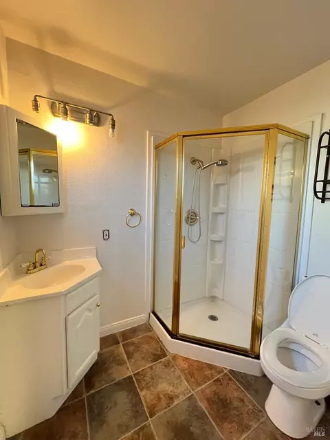 Bath - 1836 Florida St, Vallejo, CA 94590 photo 1 of 2
