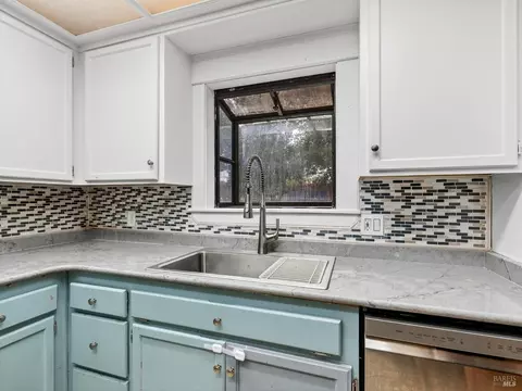 Kitchen - 1025 Alice Ave, Ukiah, CA 95482 photo 2 of 3
