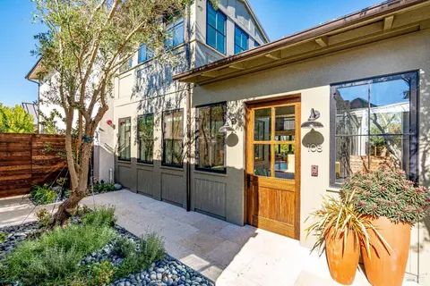 Exterior - 108 Vintners Ct, Napa, CA 94559 photo 3 of 7